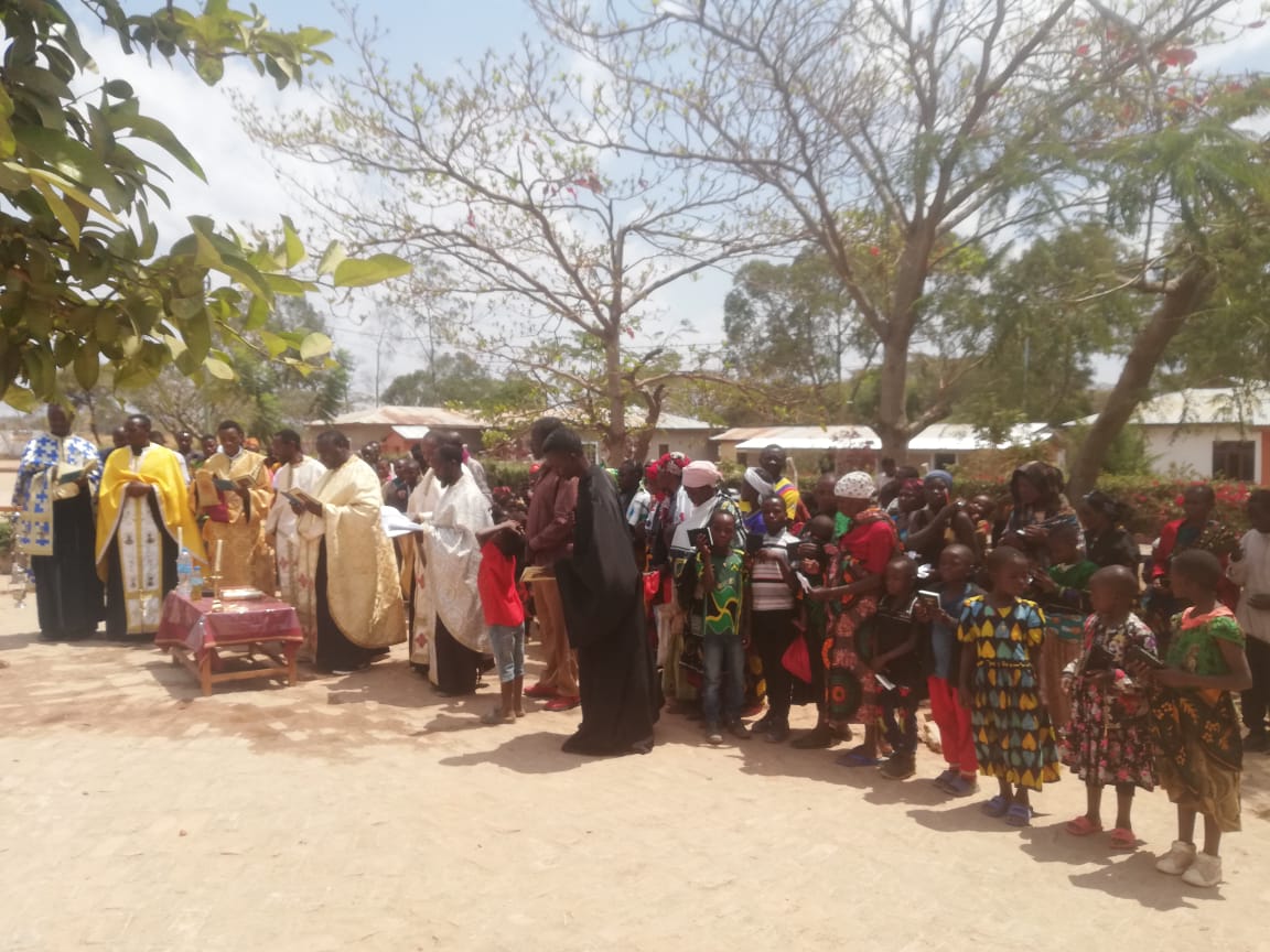 117 botezuri la Centrul Misionar Ortodox din Kidamali 117 botezuri la Centrul Misionar Ortodox din Kidamali