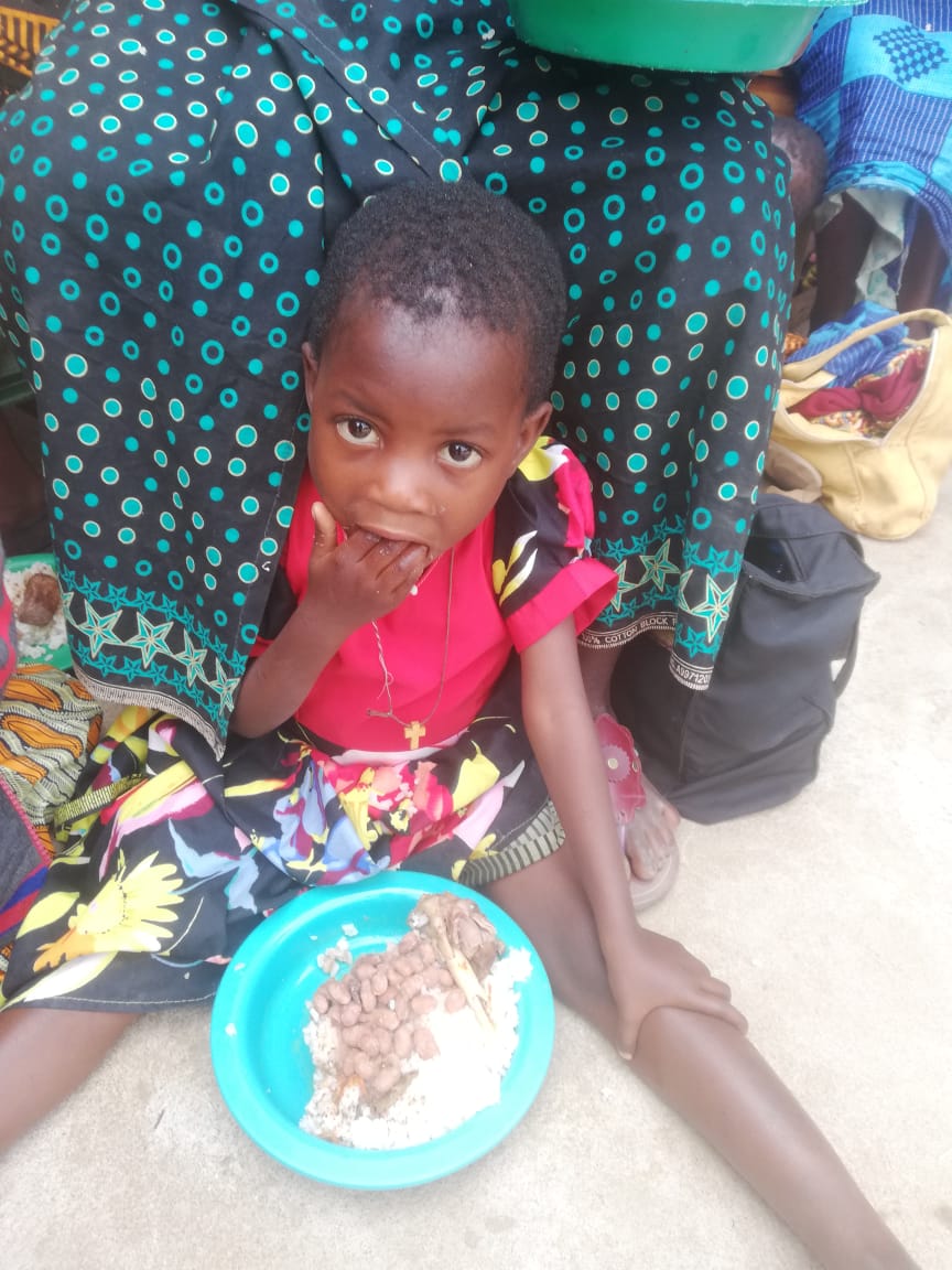 117 botezuri la Centrul Misionar Ortodox din Kidamali 117 botezuri la Centrul Misionar Ortodox din Kidamali