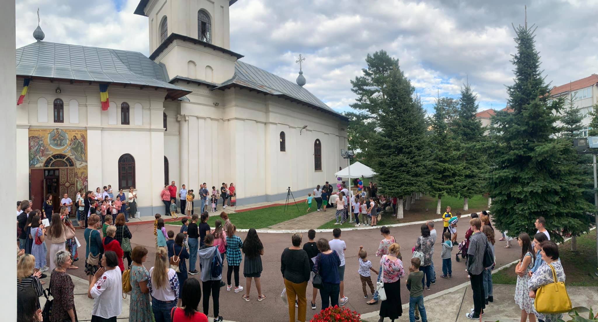 Școala de vară „Vacanța micului creștin” de la Parohia „Sfântul Ioan Botezătorul” s-a încheiat