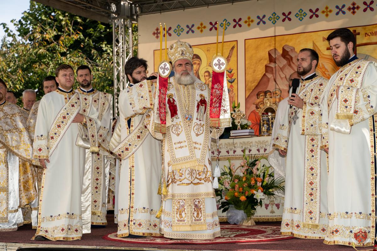 Biserica „Sfântul Gheorghe” din Roman a fost resfinţită