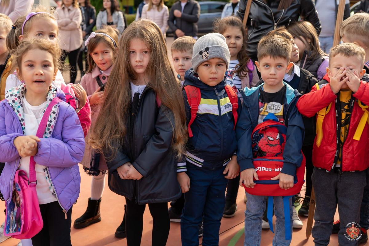 Debut de an şcolar la două instituţii ale Bisericii din Roman