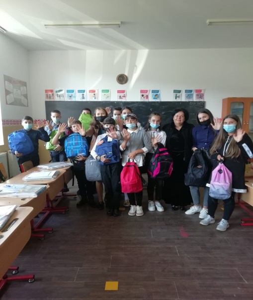 Campionii bucuriei au ajuns la Școala din Cracăul Negru