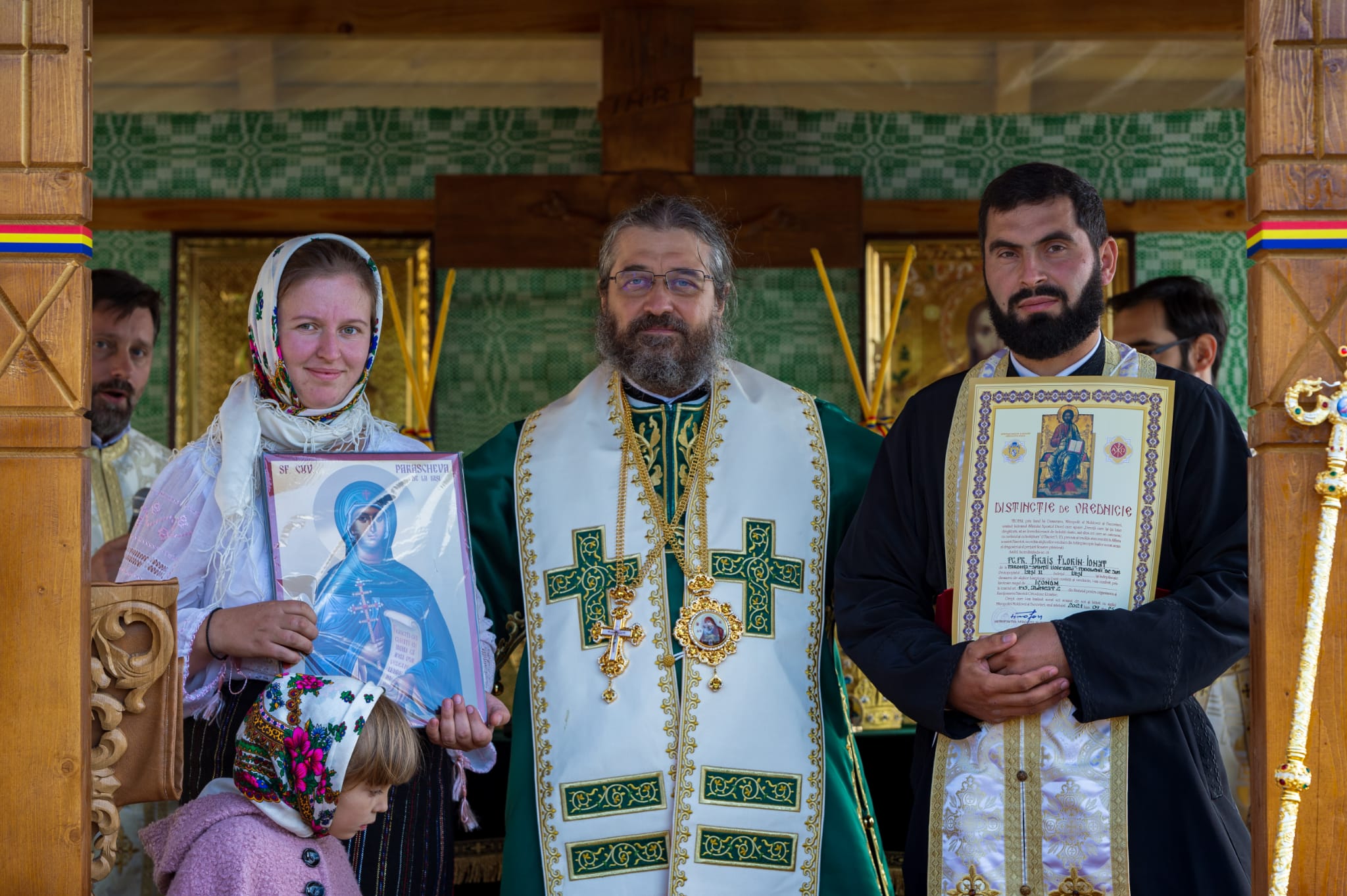 Slujbă arhierească la Parohia Podolenii de Sus Slujbă arhierească la Parohia Podolenii de Sus