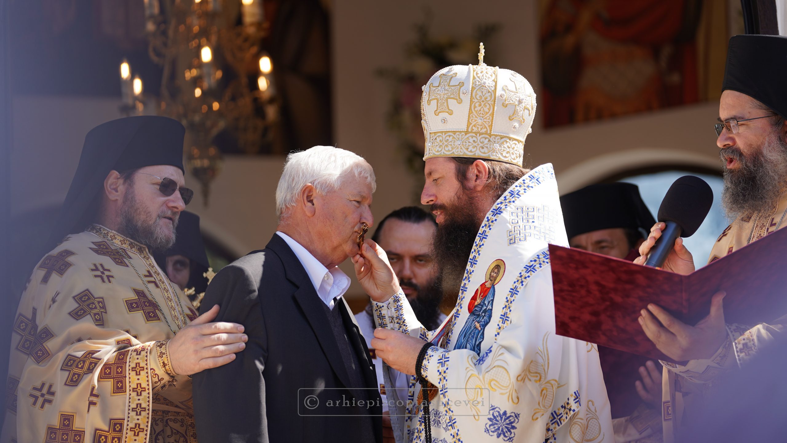 Binecuvântare arhierească la hramul Mănăstirii Cămârzani