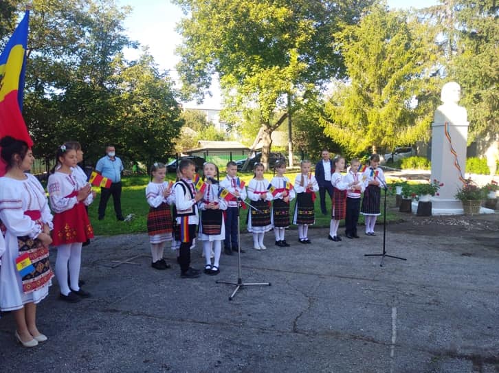 PS Antonie, prezent la sărbătoarea Limbii Române la Liceului Teoretic „Alexei Mateevici” din Donduşeni