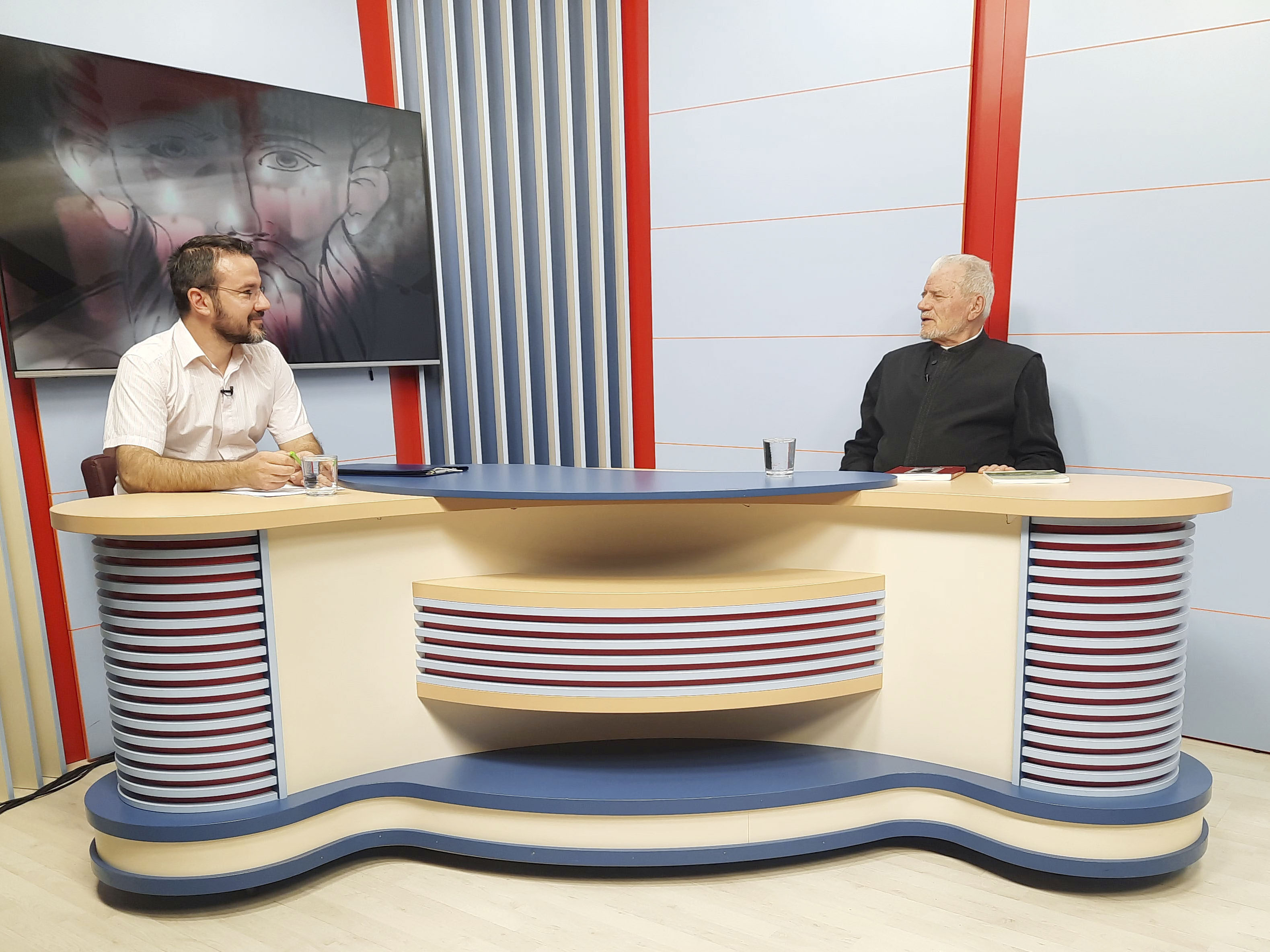 (Video) „Ferestre către suflet“ - 100 de ani de la naşterea părintelui Teofan Merlă de la Cetăţuia (Video) „Ferestre către suflet“ - 100 de ani de la naşterea părintelui Teofan Merlă de la Cetăţuia