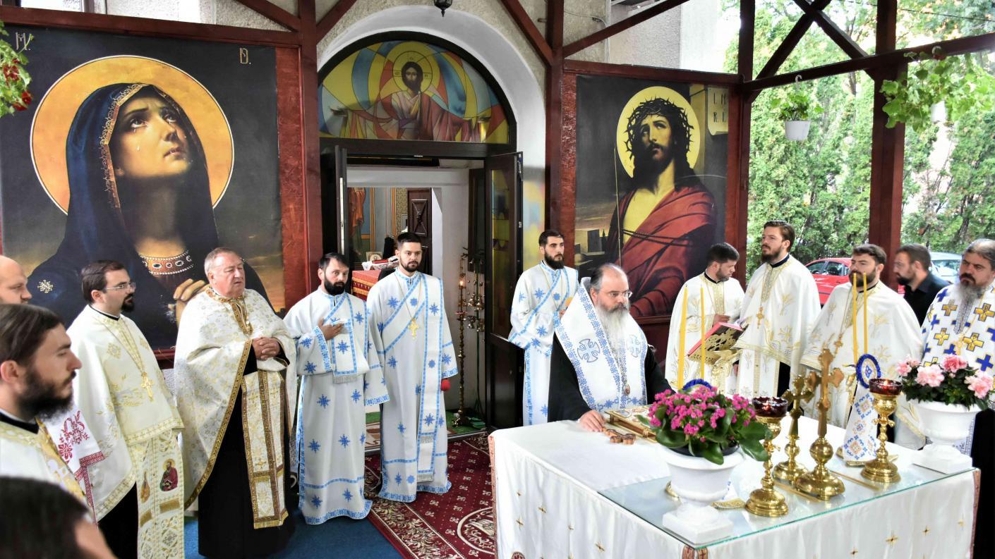 PS Ignatie a instalat noi parohi la biserica „Adormirea Maicii Domnului” din Vaslui: „Rugăciunea este cel mai bun refugiu”