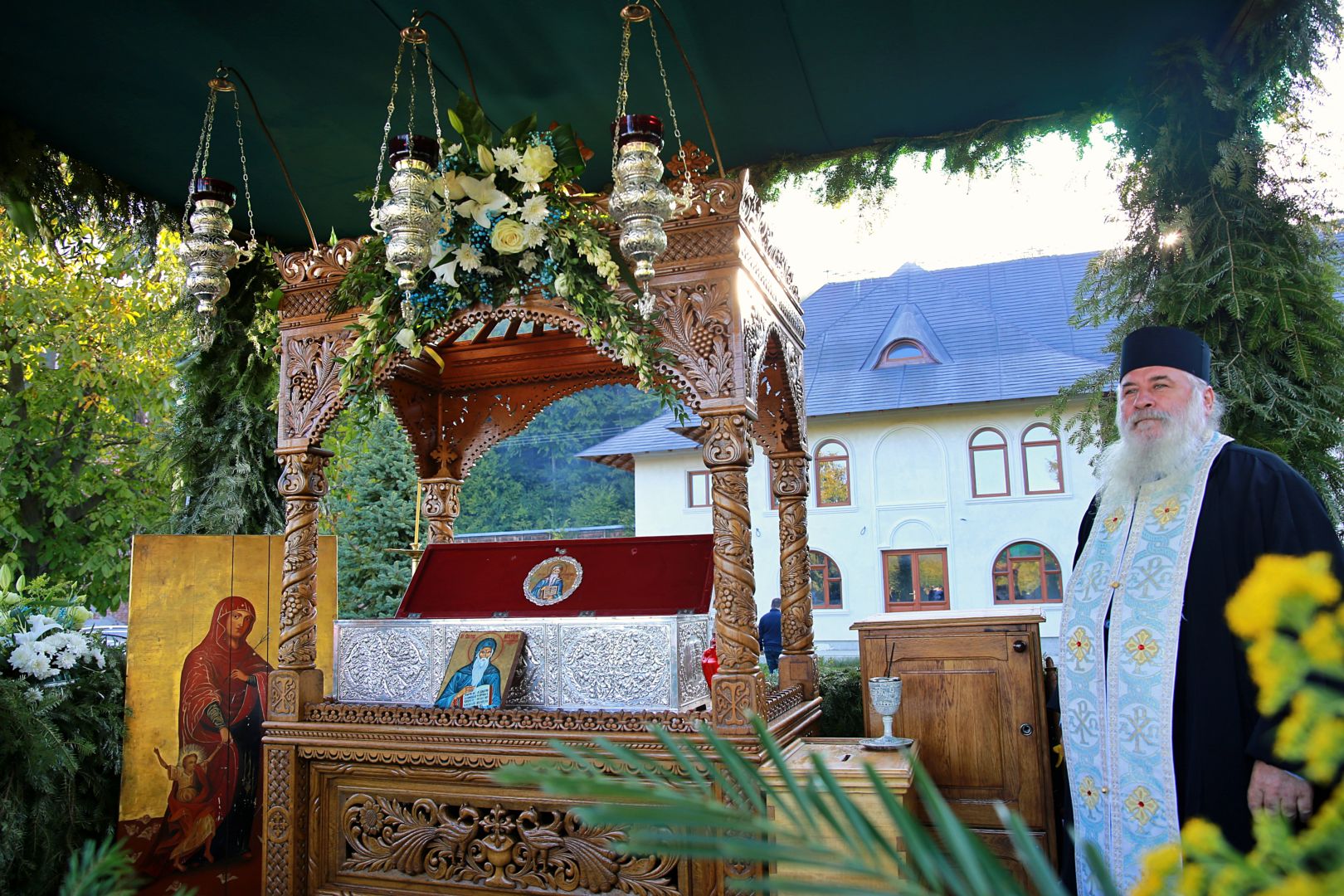 Sfântul Cuvios Onufrie, cinstit de botoșăneni: IPS Teofan a fost prezent la hramul Mănăstirii Sihăstria Voronei