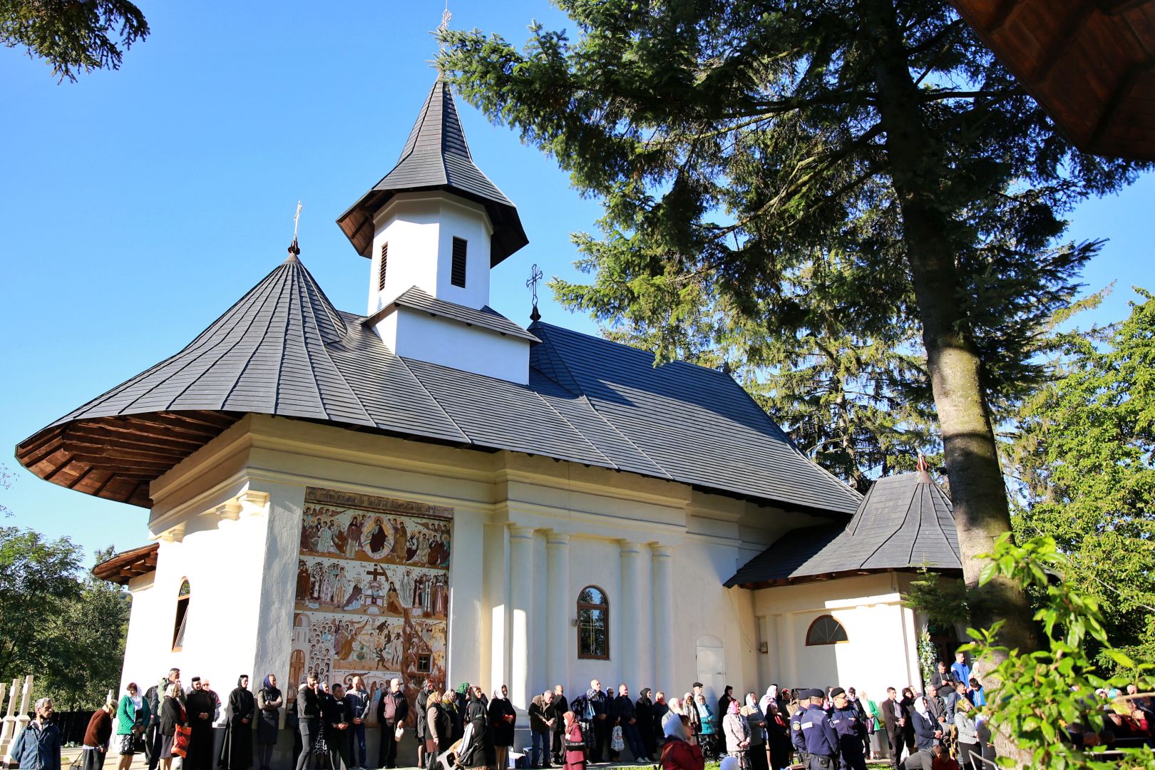 Sfântul Cuvios Onufrie, cinstit de botoșăneni: IPS Teofan a fost prezent la hramul Mănăstirii Sihăstria Voronei