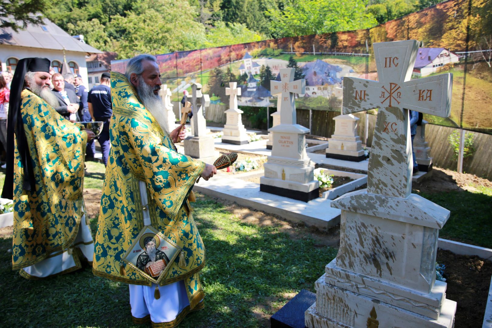 Sfântul Cuvios Onufrie, cinstit de botoșăneni: IPS Teofan a fost prezent la hramul Mănăstirii Sihăstria Voronei