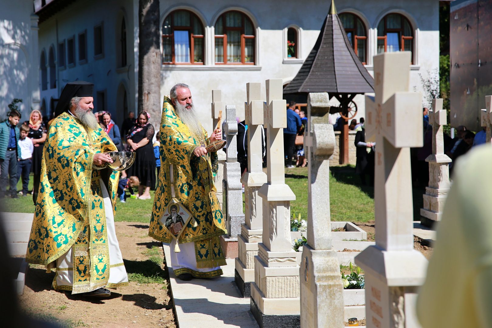 Sfântul Cuvios Onufrie, cinstit de botoșăneni: IPS Teofan a fost prezent la hramul Mănăstirii Sihăstria Voronei