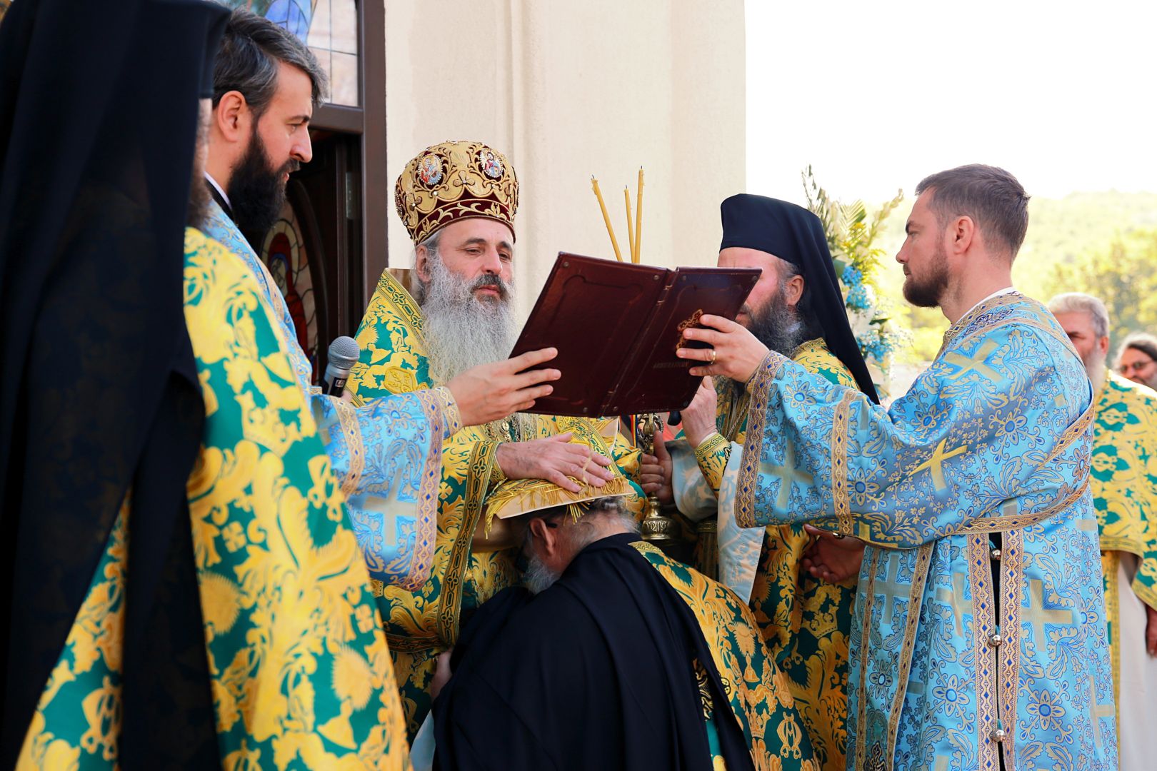 Sfântul Cuvios Onufrie, cinstit de botoșăneni: IPS Teofan a fost prezent la hramul Mănăstirii Sihăstria Voronei