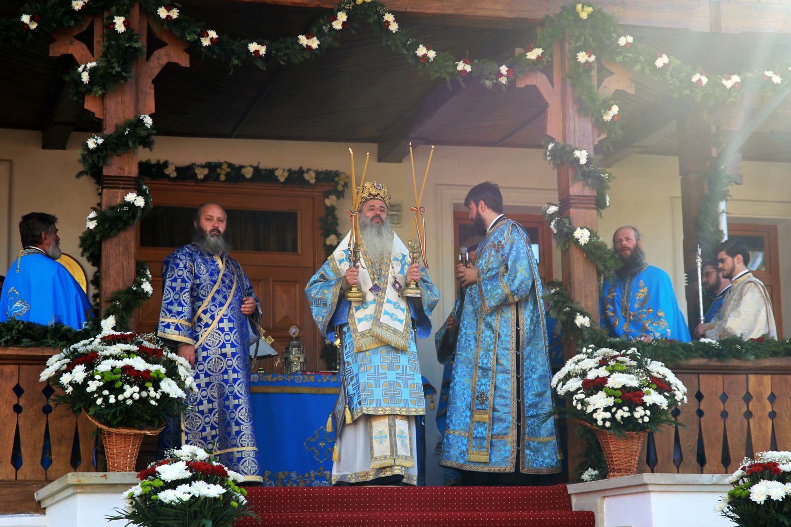Mănăstirea Vorona, în veșminte de sărbătoare: „Maica Domnului a împlinit în viața sa dragostea cea dumnezeiască”