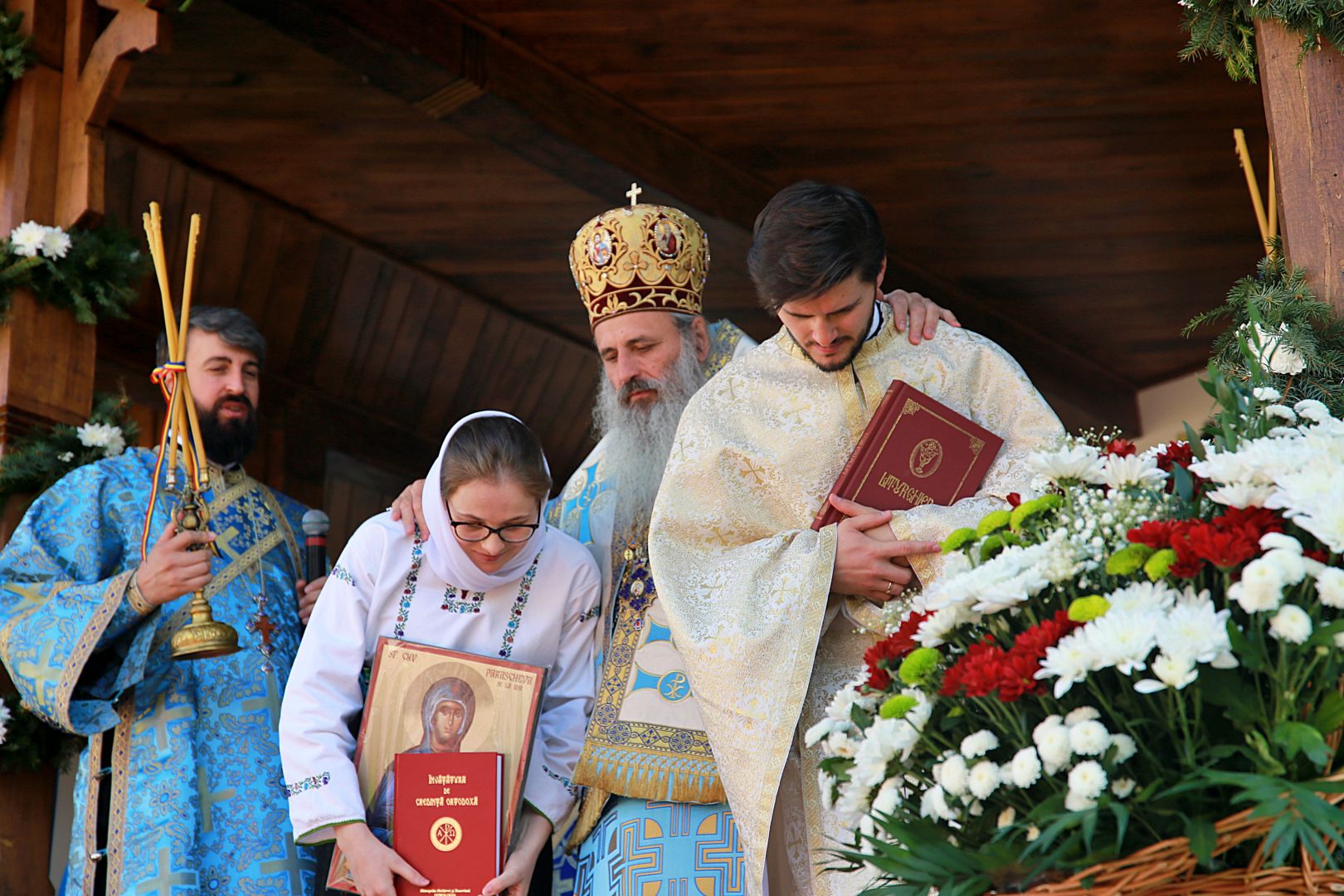 Mănăstirea Vorona, în veșminte de sărbătoare: „Maica Domnului a împlinit în viața sa dragostea cea dumnezeiască”