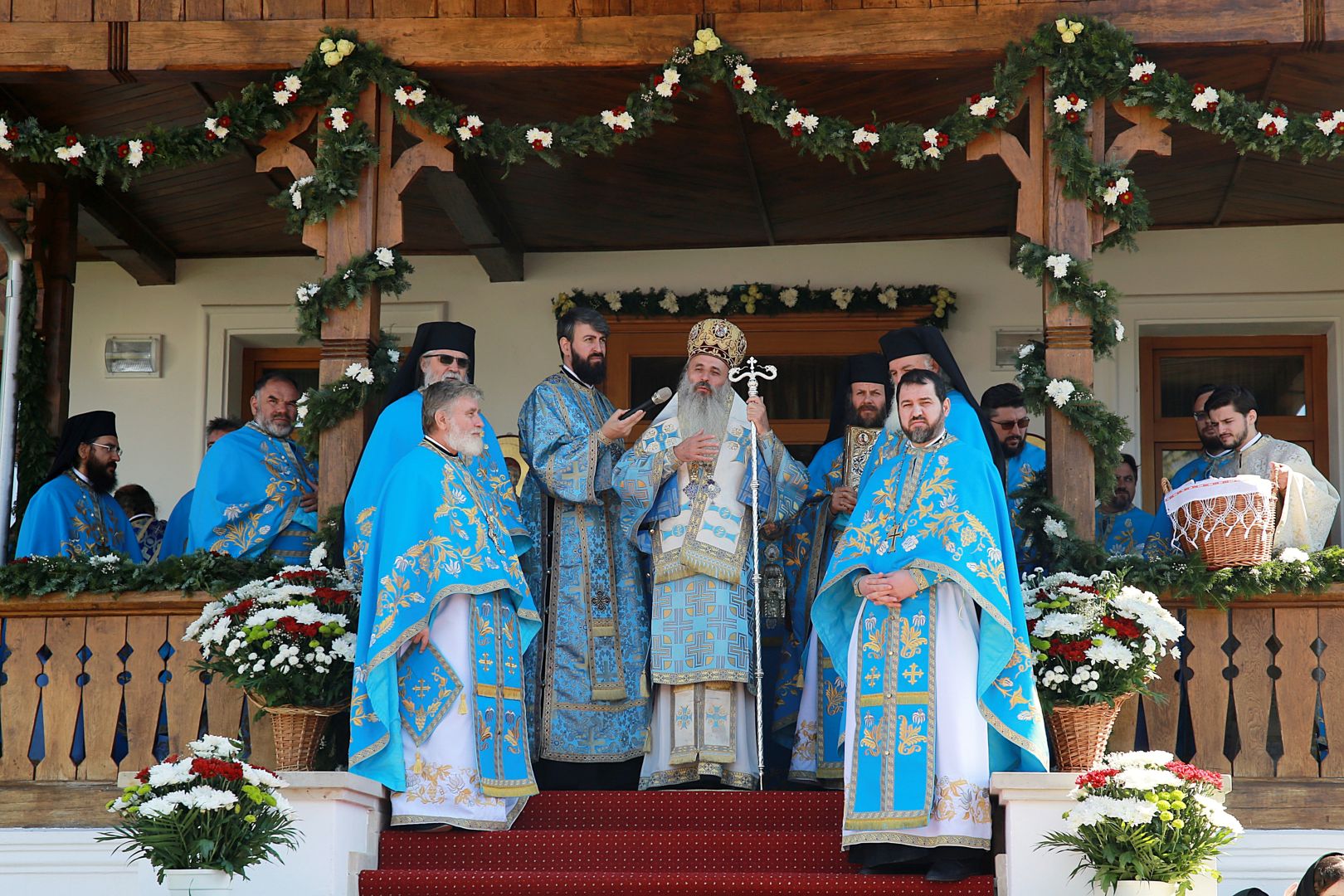 Mănăstirea Vorona, în veșminte de sărbătoare: „Maica Domnului a împlinit în viața sa dragostea cea dumnezeiască”