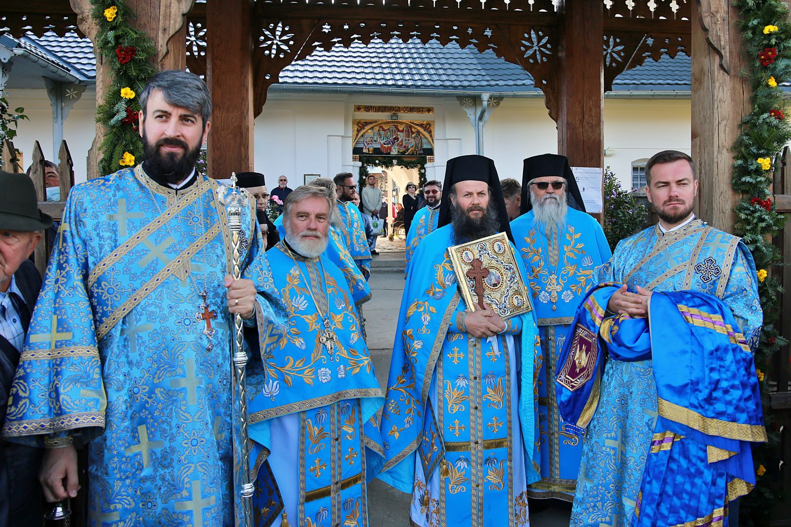 Mănăstirea Vorona, în veșminte de sărbătoare: „Maica Domnului a împlinit în viața sa dragostea cea dumnezeiască”