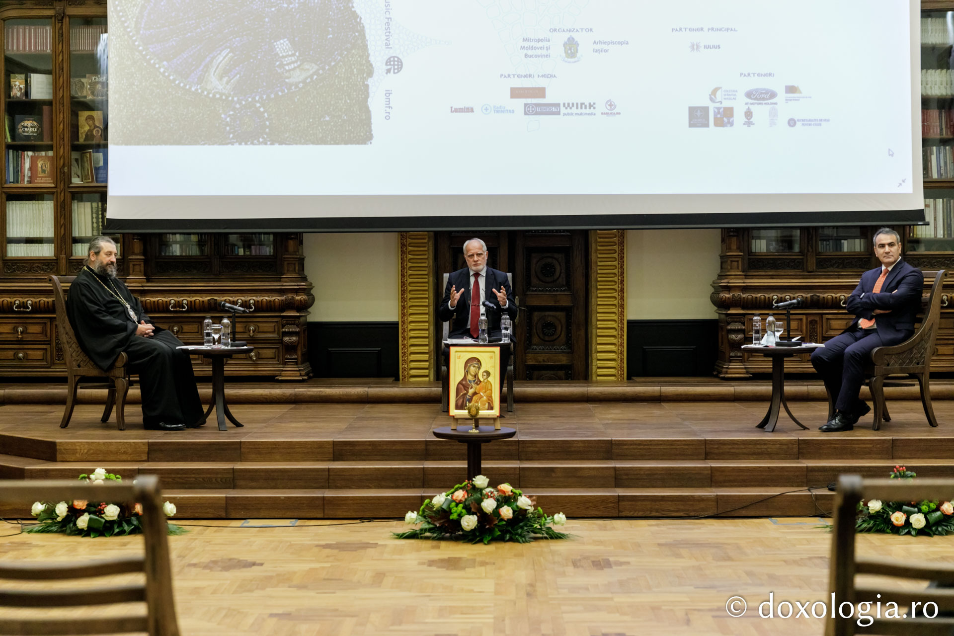 Un episcop și un profesor de muzică bizantină au vorbit despre monahism și psalmodie la IBMF