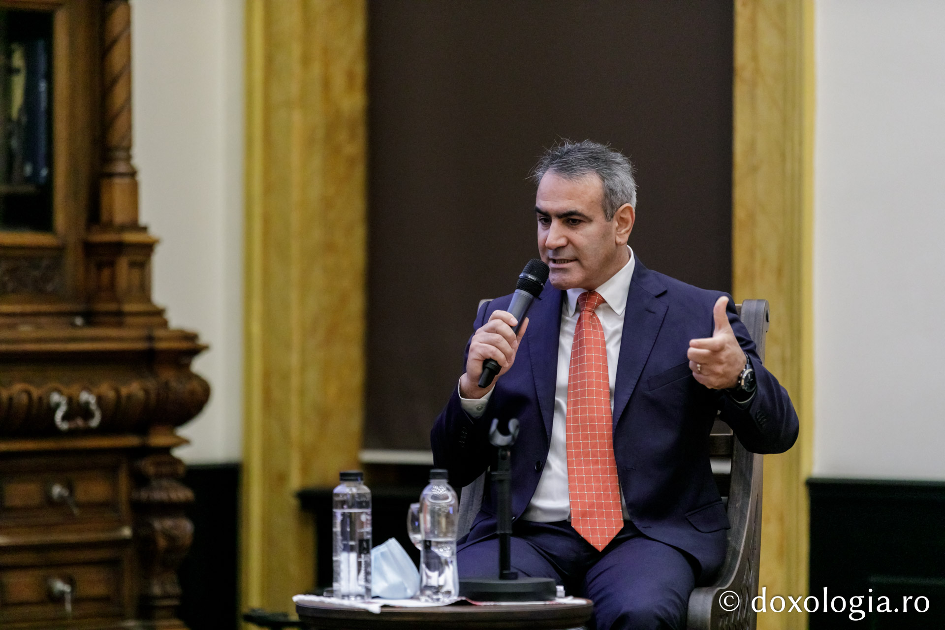 Un episcop și un profesor de muzică bizantină au vorbit despre monahism și psalmodie la IBMF