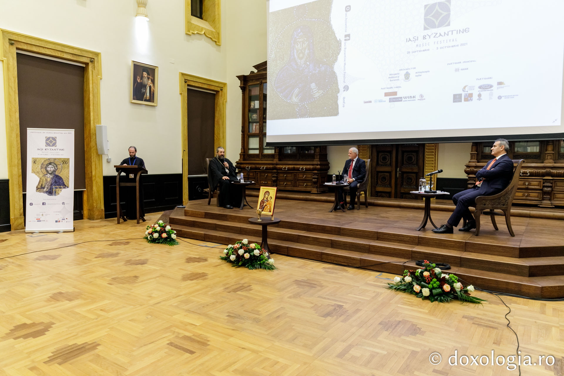 Un episcop și un profesor de muzică bizantină au vorbit despre monahism și psalmodie la IBMF