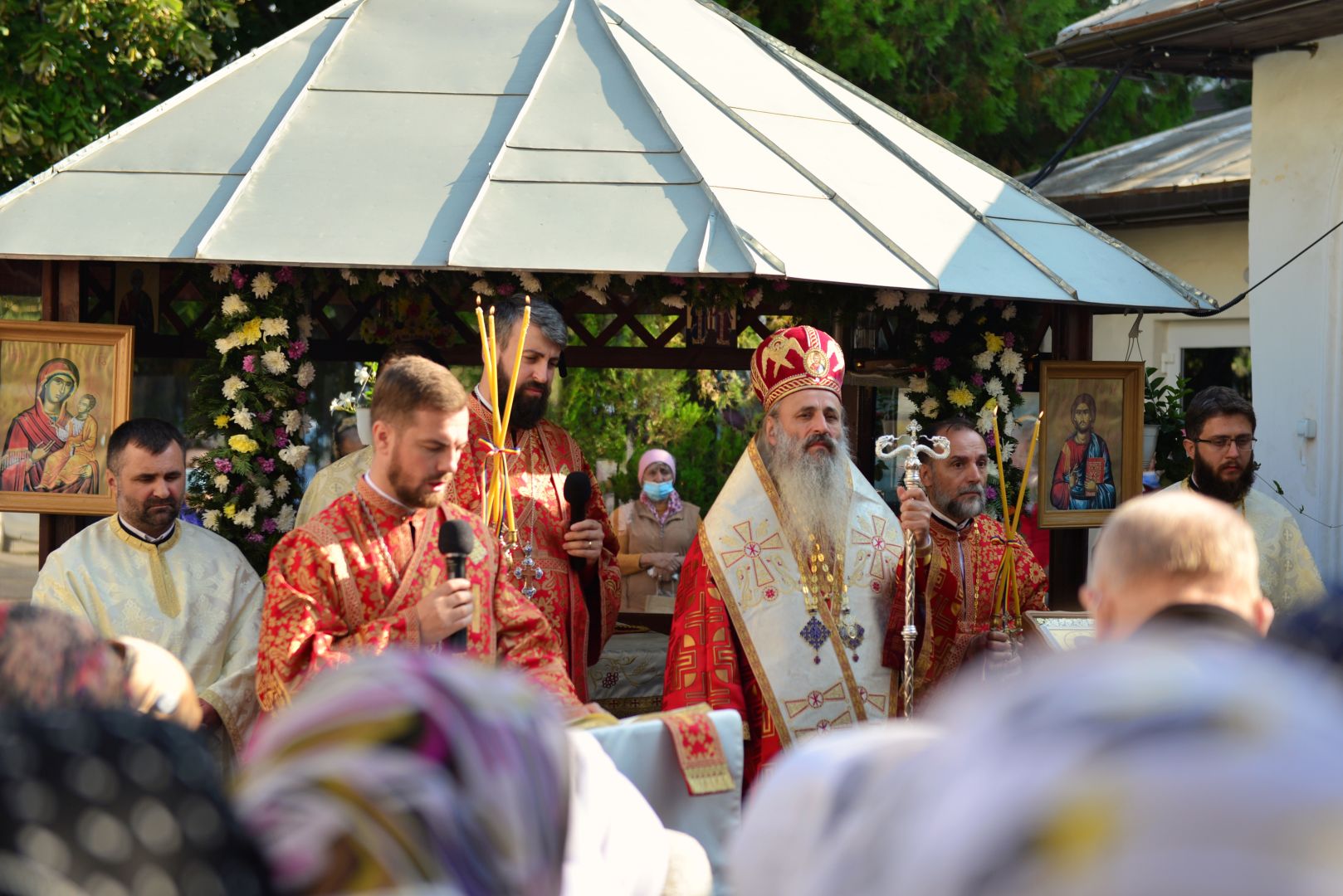 Slujbă arhierească de hramul Bisericii „Ziua Crucii” Iași: „Crucea este fericirea cea adevărată”