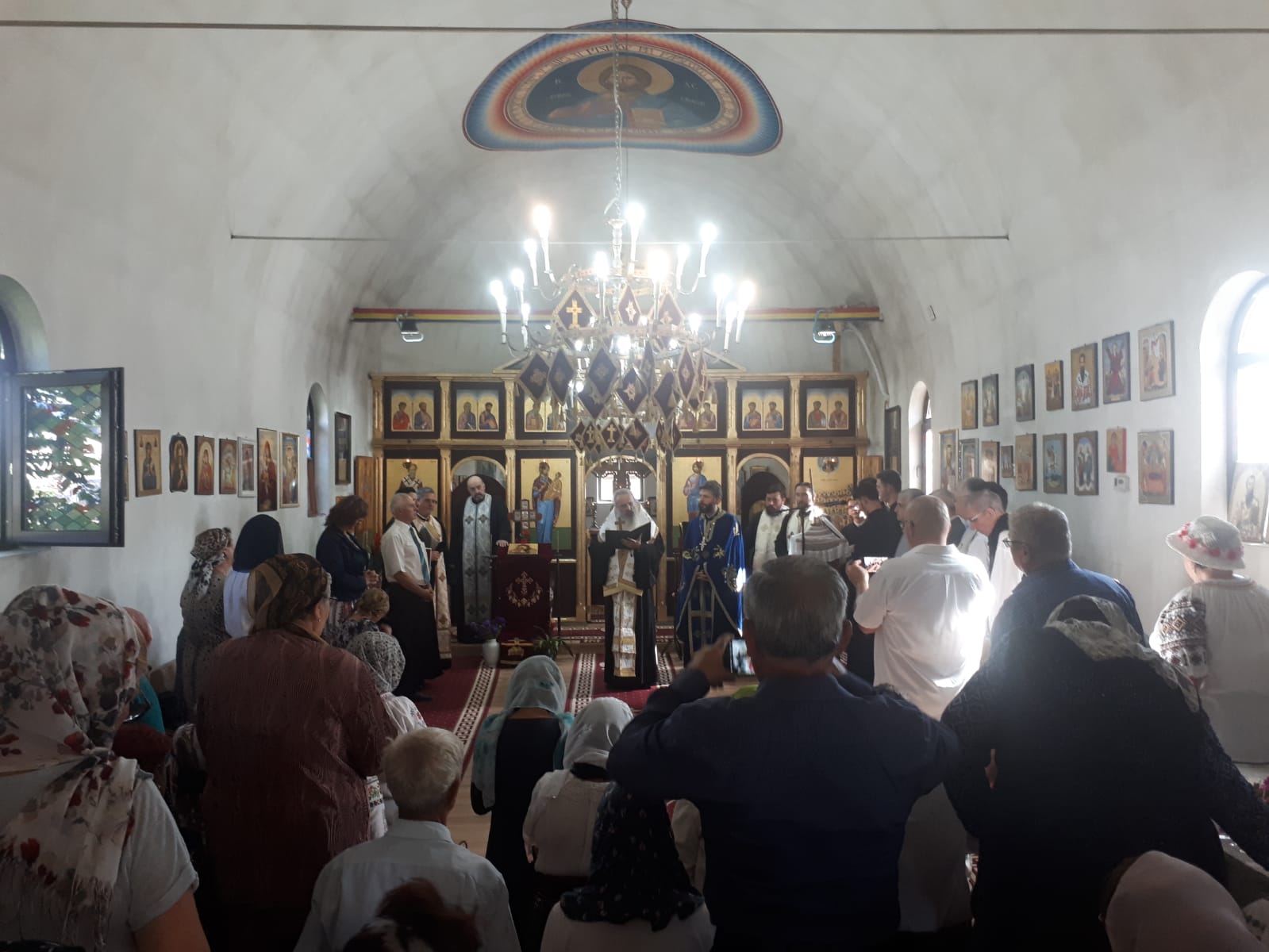 De Înălțarea Sfintei Cruci, IPS Teofan a binecuvântat credincioșii din 5 parohii ieșene