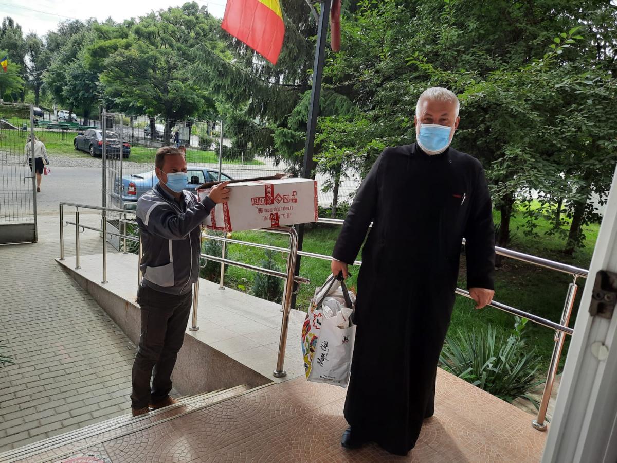 Proiect filantropic desfășurat în Parohia „Sfântul Spiridon” din Comănești Proiect filantropic desfășurat în Parohia „Sfântul Spiridon” din Comănești