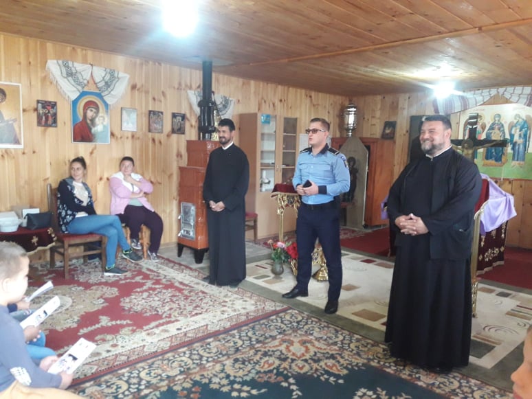 Botoșani: Foc de tabără și activitate de prevenție pentru copii și tineri