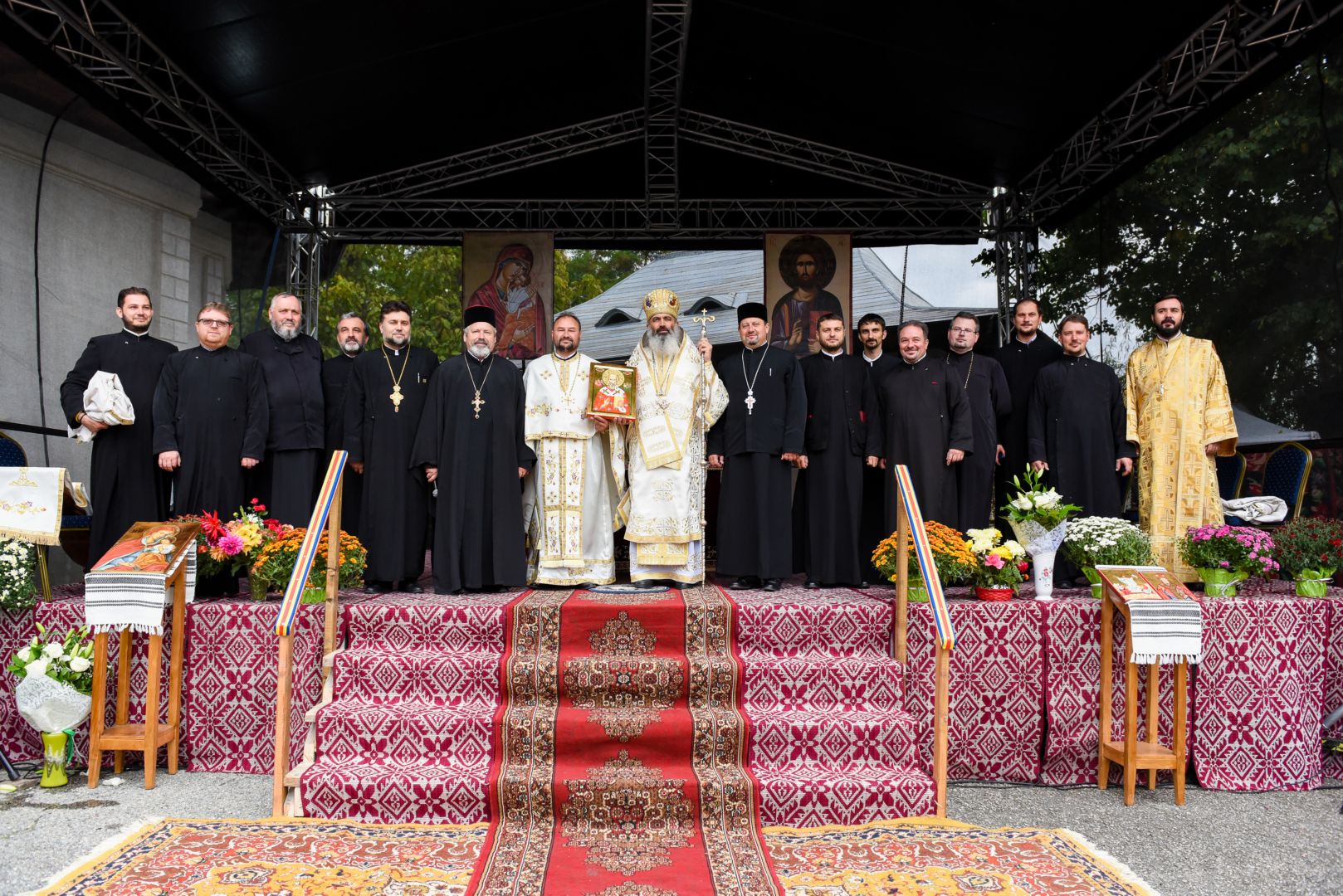 foto: iCreateMEDIA PS Antonie a slujit la Parohia botoșăneană „Sfântul Ierarh Nicolae” Bucecea