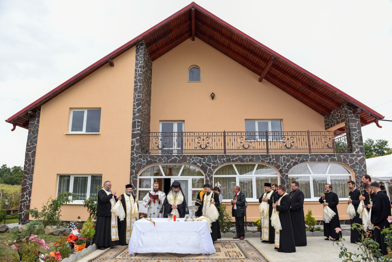 foto: iCreateMEDIA PS Antonie a slujit la Parohia botoșăneană „Sfântul Ierarh Nicolae” Bucecea