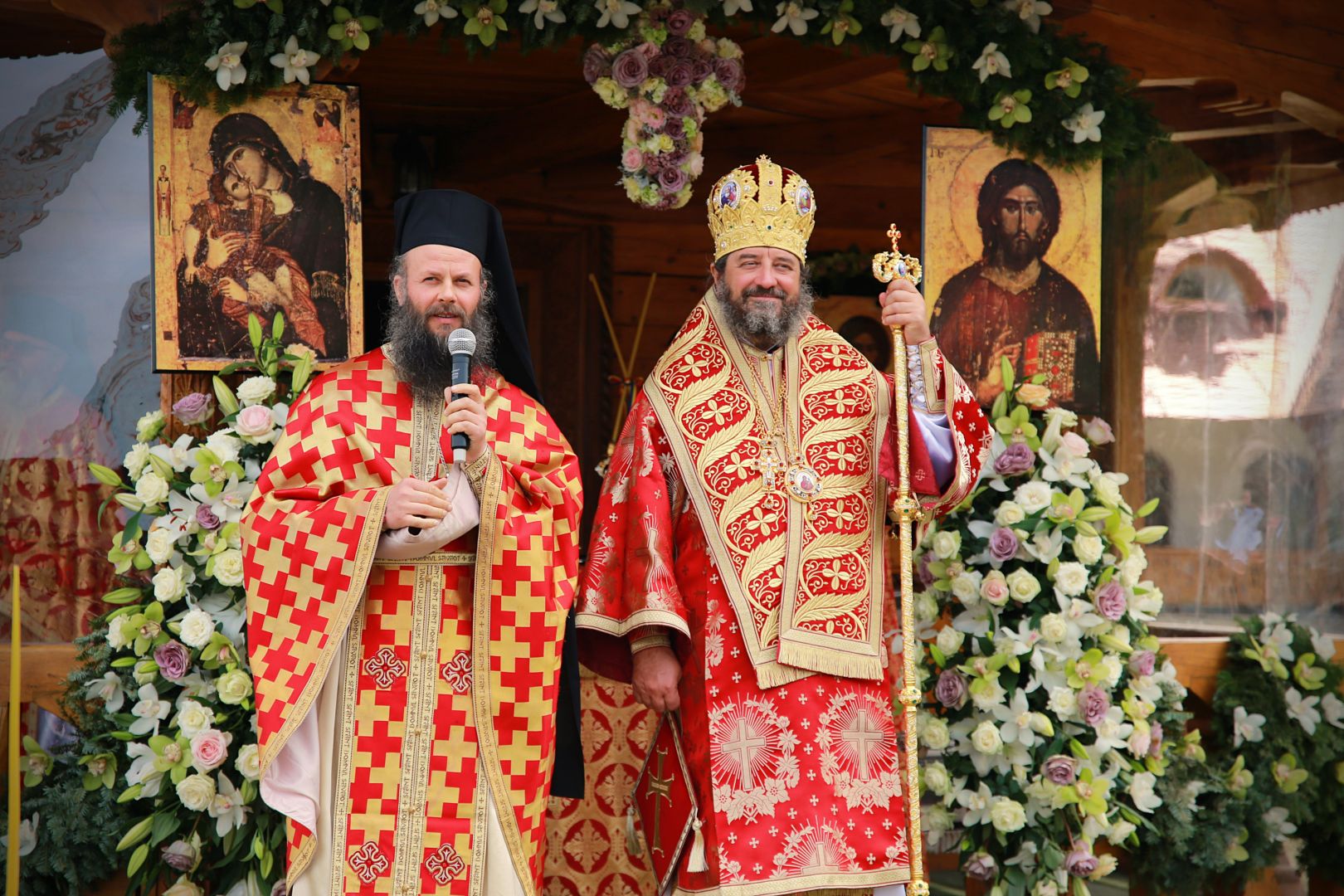 Mănăstirea Lebăda din Botoșani și-a cinstit hramul. PS Nichifor Botoșăneanul a slujit de sărbătoarea Sfintei Cruci