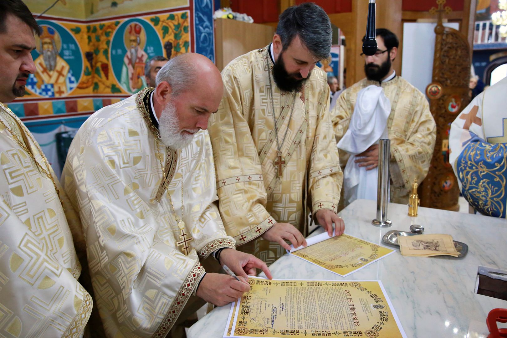 foto: Flavius Popa Biserica Parohiei Curechiștea a fost târnosită de PS Nichifor Botoșăneanul
