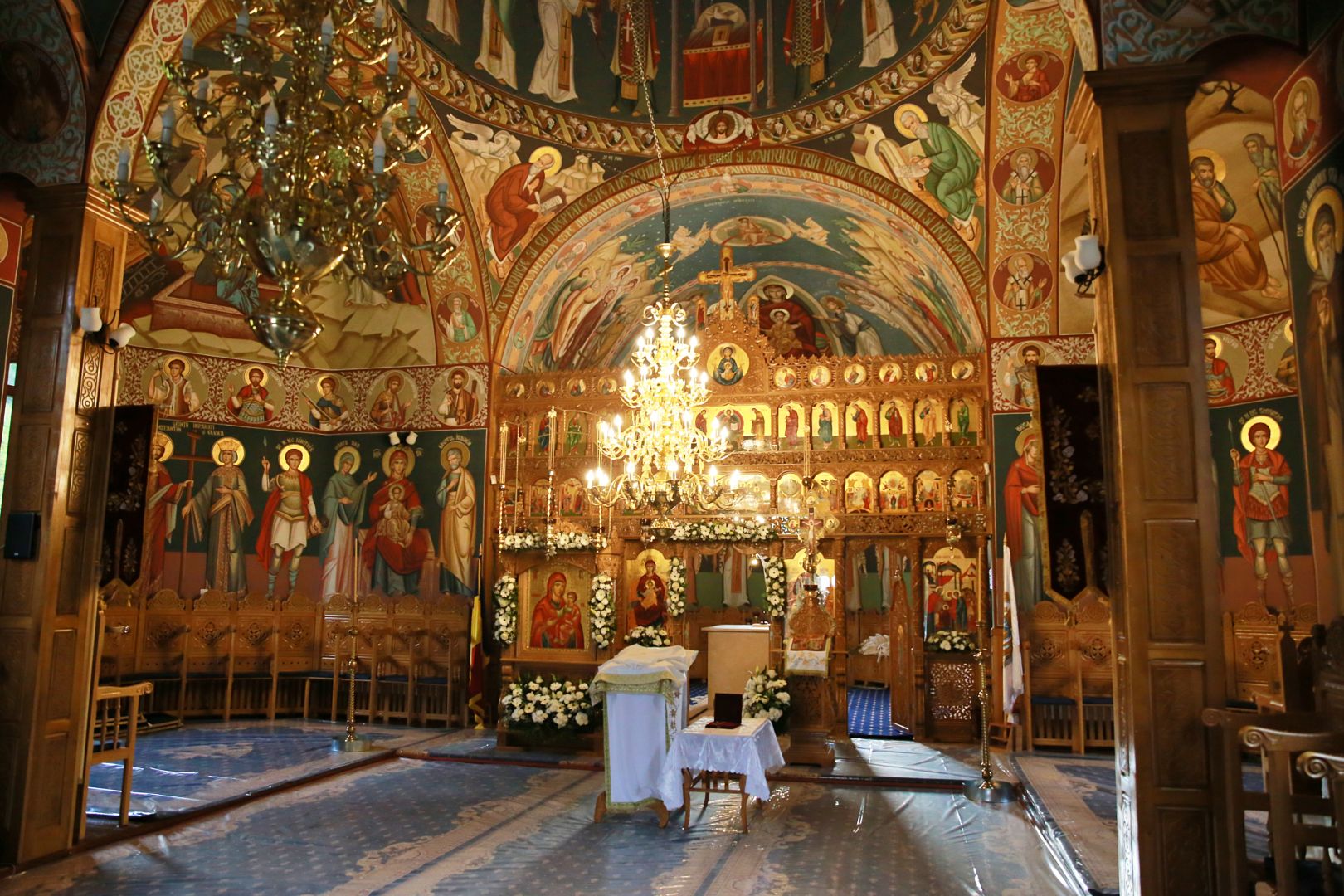 Credincioșii din Grințieș au, începând de astăzi, o nouă biserică