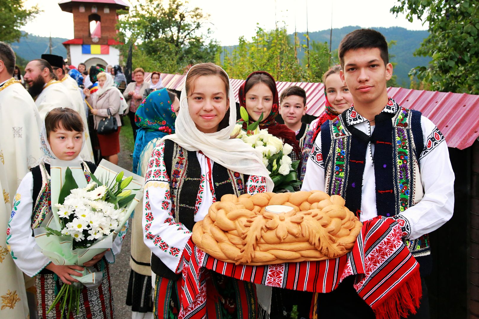 Credincioșii din Grințieș au, începând de astăzi, o nouă biserică