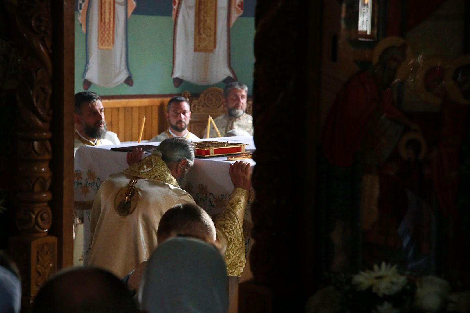 Credincioșii din Grințieș au, începând de astăzi, o nouă biserică