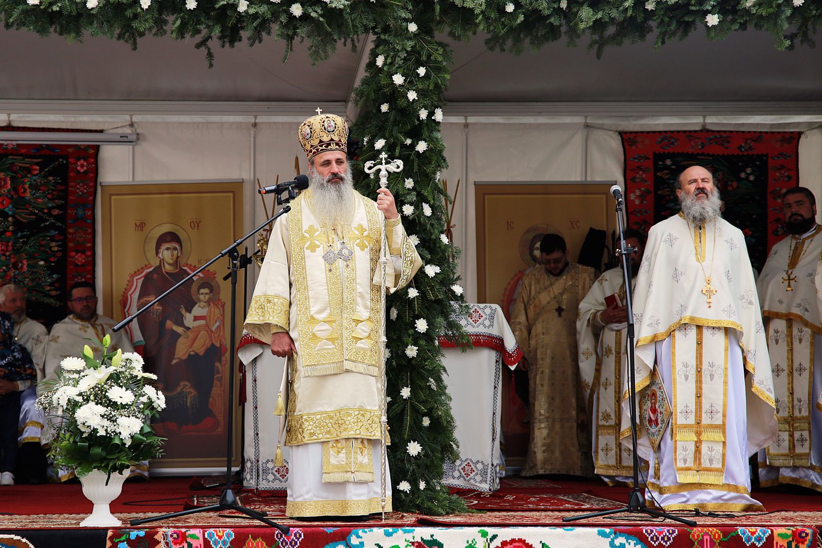 Credincioșii din Grințieș au, începând de astăzi, o nouă biserică