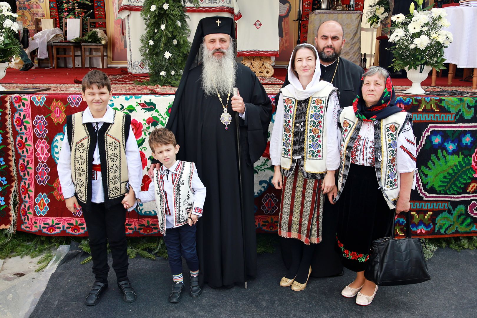 Credincioșii din Grințieș au, începând de astăzi, o nouă biserică