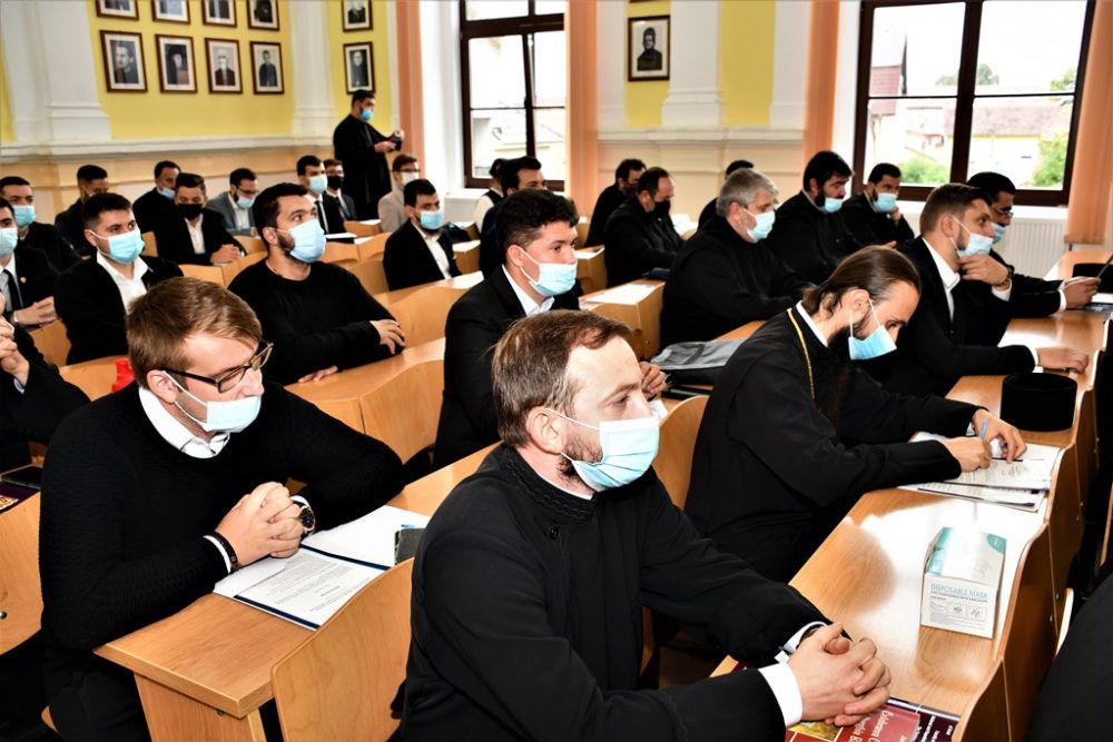 Simpozion studențesc-masteral la Facultatea de Teologie din Arad