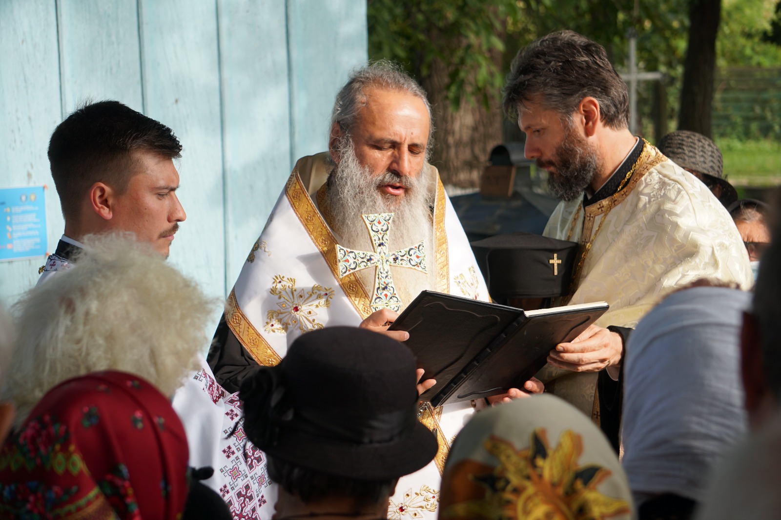 De Înălțarea Sfintei Cruci, IPS Teofan a binecuvântat credincioșii din 5 parohii ieșene