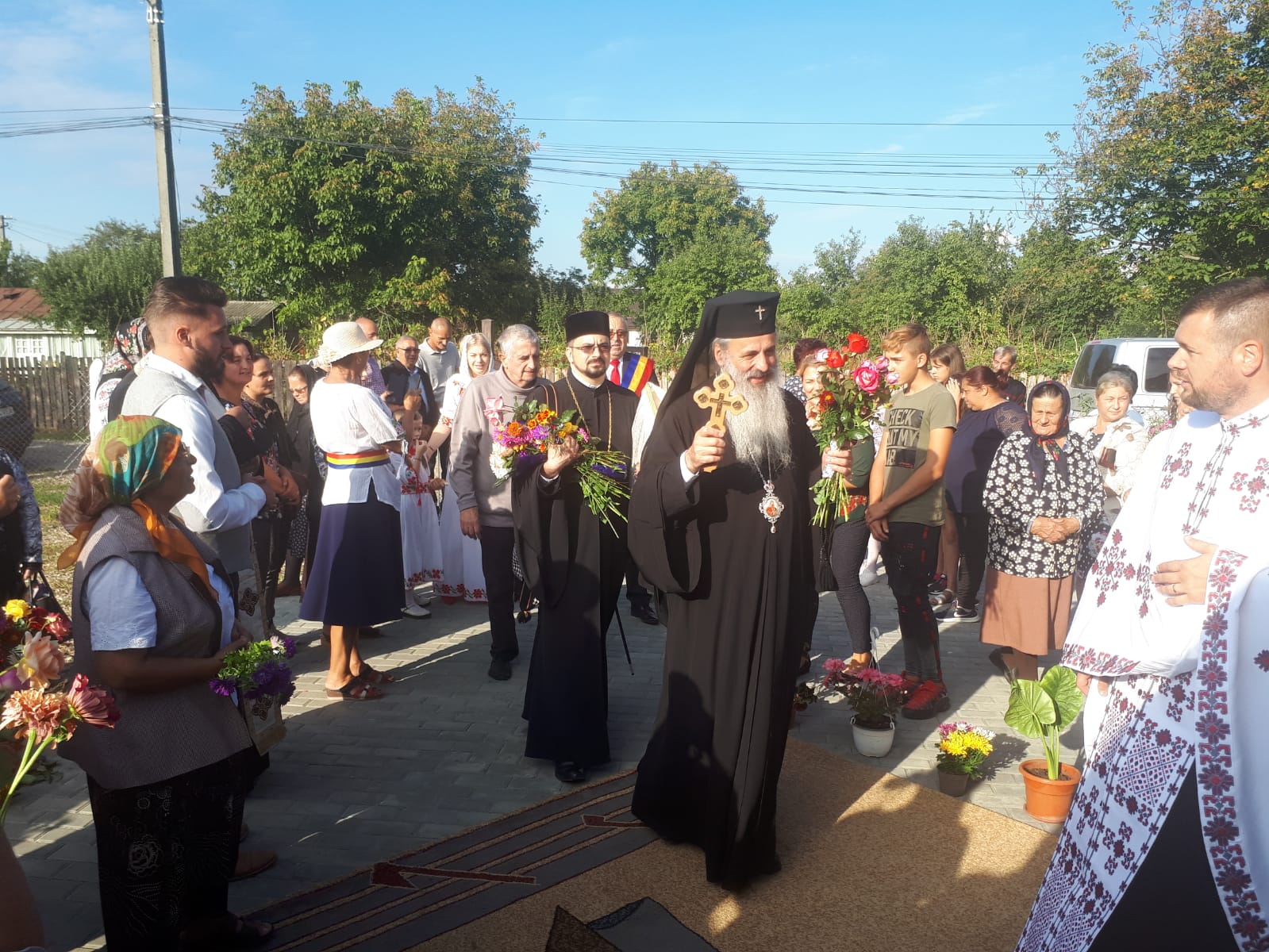 De Înălțarea Sfintei Cruci, IPS Teofan a binecuvântat credincioșii din 5 parohii ieșene