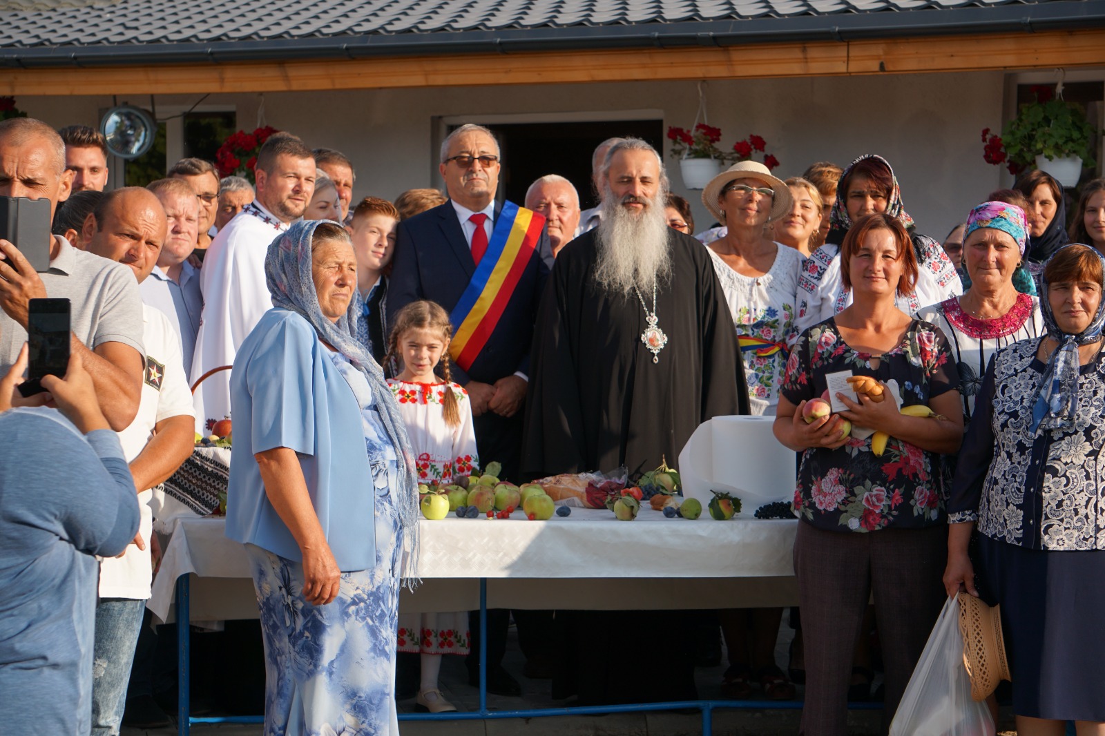 De Înălțarea Sfintei Cruci, IPS Teofan a binecuvântat credincioșii din 5 parohii ieșene