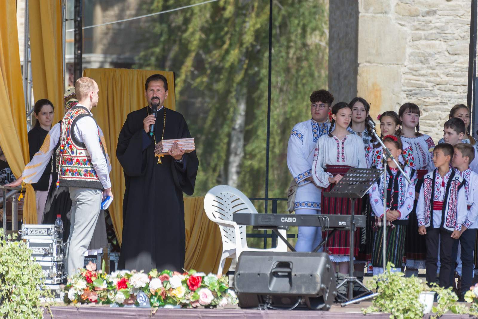 Concert de pricesne în Piaţa Turnului din Piatra Neamţ