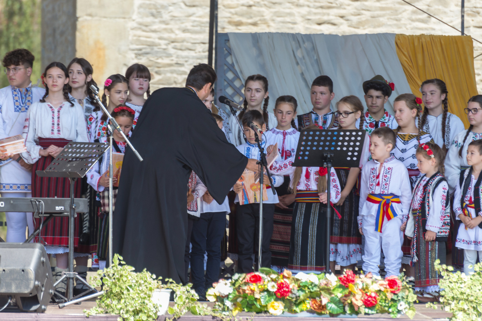 Concert de pricesne în Piaţa Turnului din Piatra Neamţ