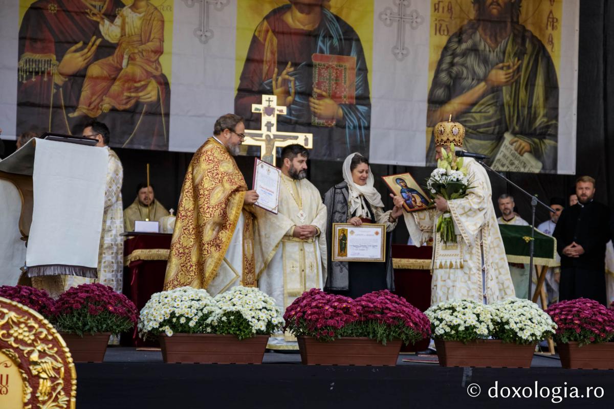 Momente istorice la Iași: una dintre cele mai frumoase biserici nou construite, sfințită de trei ierarhi