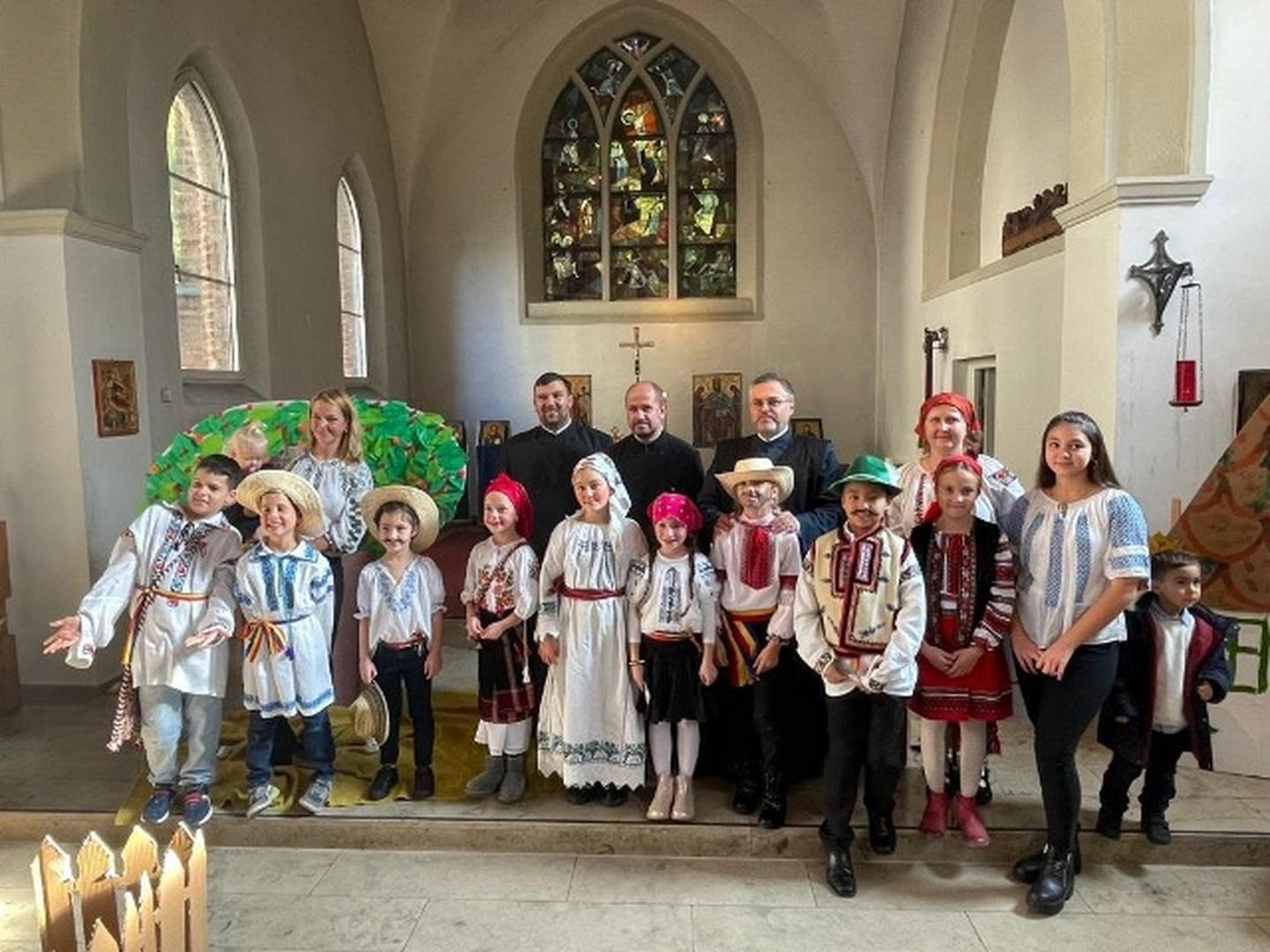 Slujbă panortodoxă și Liturghie Arhierească în cinstea Sfintei Parascheva, la München