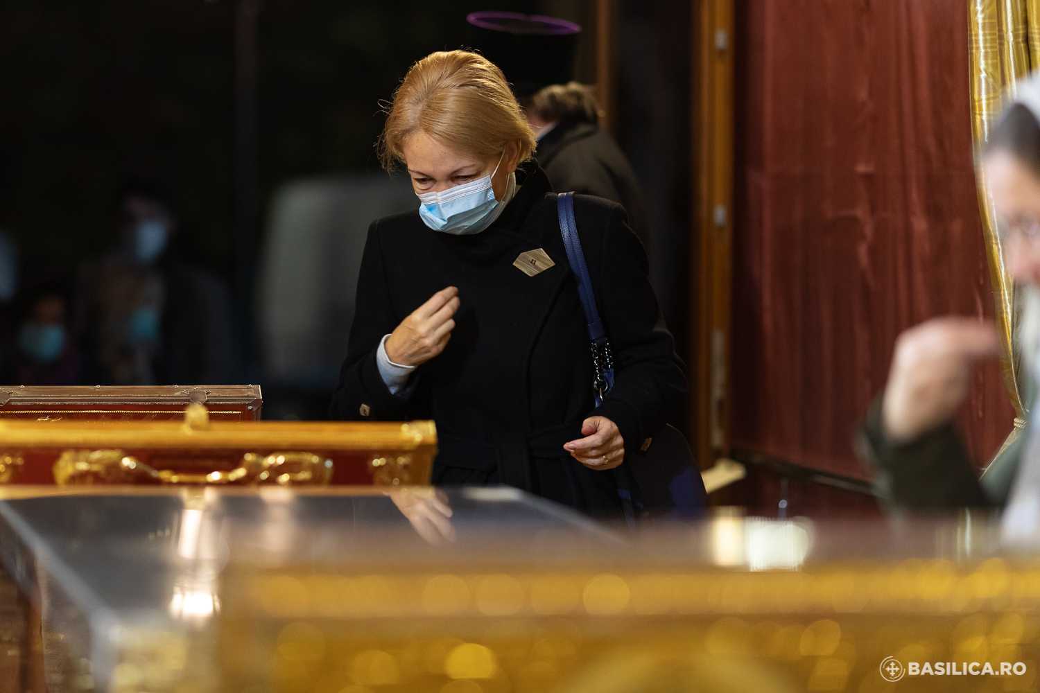 Pelerinajul continuă în București: Sfintele moaște au fost așezate în „Baldachinul Sfinţilor”