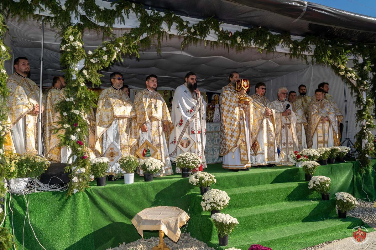 Biserica Parohiei Fulgeriș, sfinţită de către IPS Ioachim