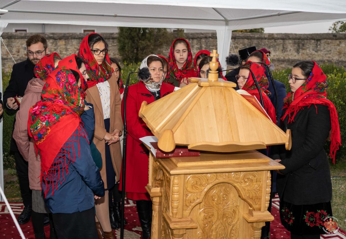 Catedrala Arhiepiscopală din Roman și-a serbat hramul