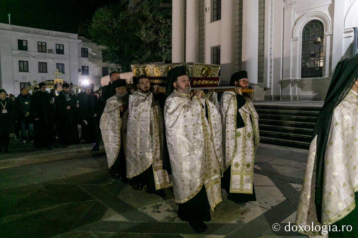 foto: pr. Silviu Cluci (Video) Sfânta Cuvioasă Parascheva a fost așezată înapoi în Catedrală