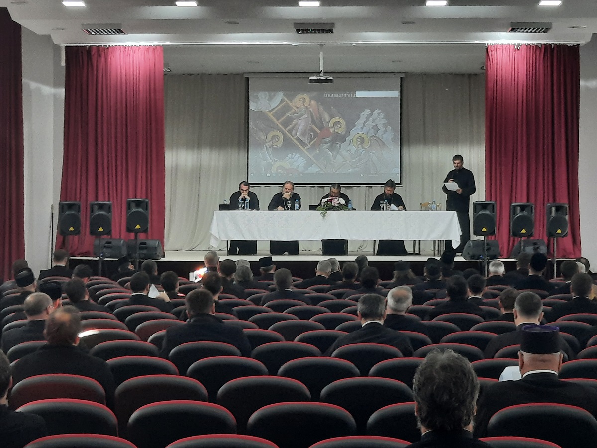 „Cimitirul – spațiul întâlnirii dintre generații”. Conferința pastoral-misionară de toamnă a Protopopiatului Iași 3