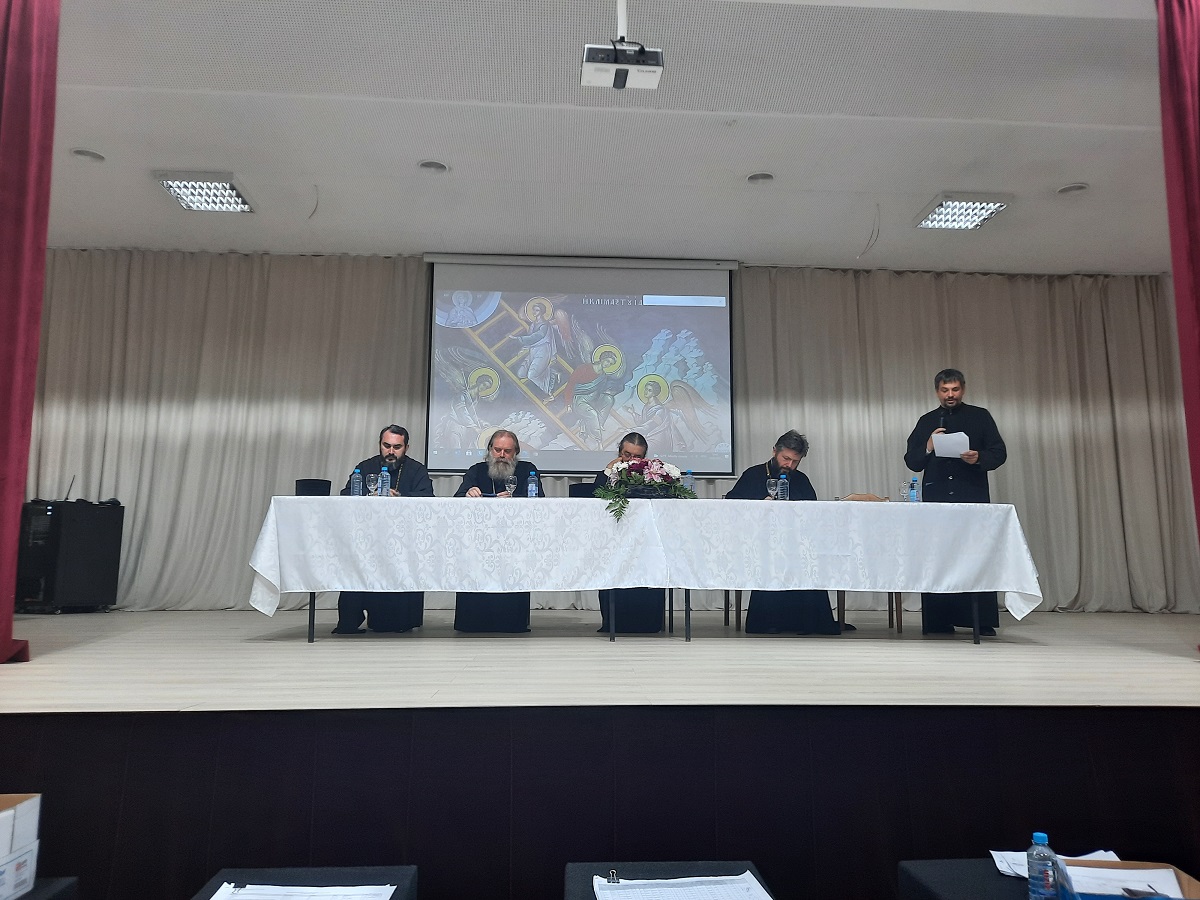 „Cimitirul – spațiul întâlnirii dintre generații”. Conferința pastoral-misionară de toamnă a Protopopiatului Iași 3